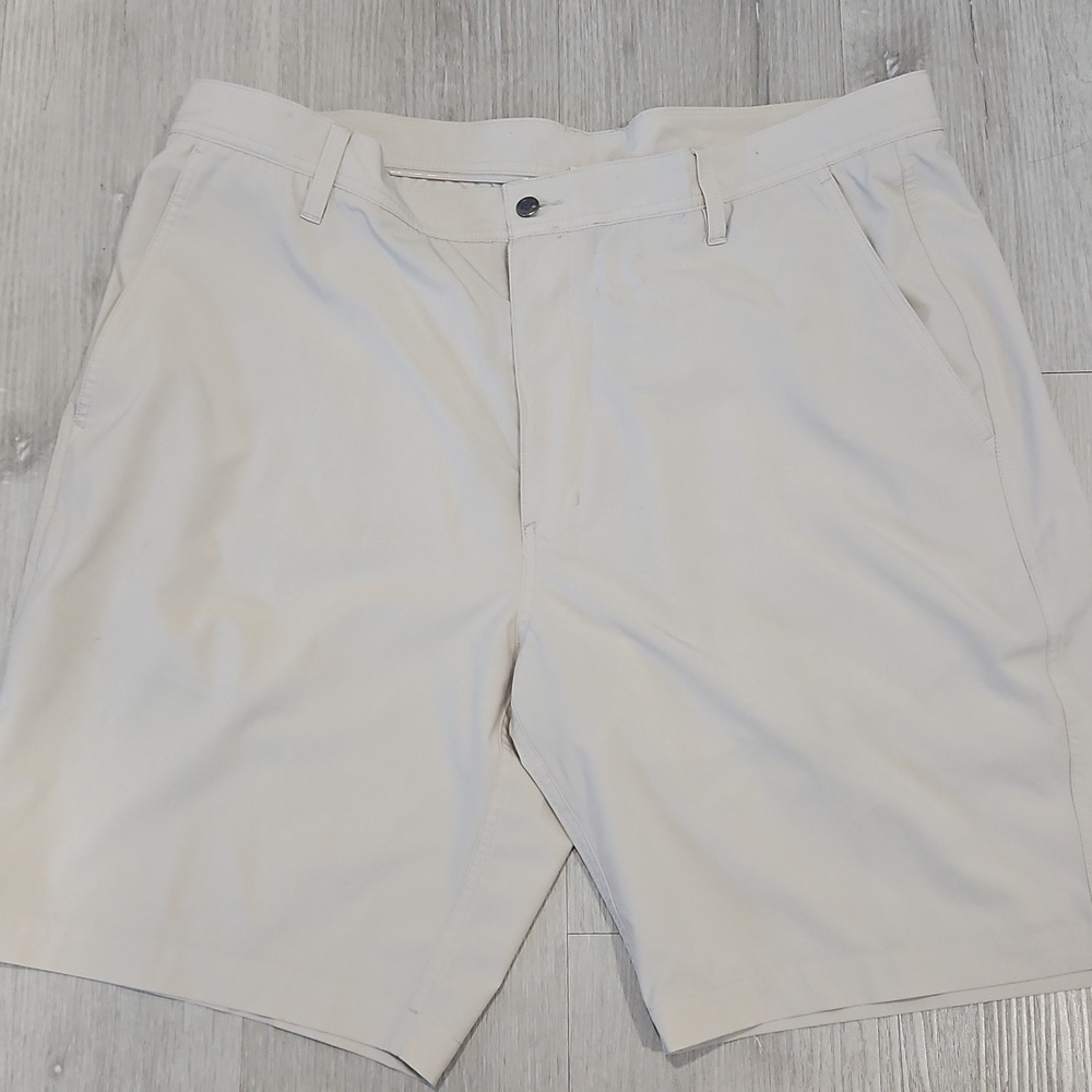 FootJoy Men's Size 40 Tan Shorts